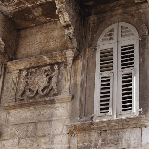 Palazzo - Finestra - Tony Koukos