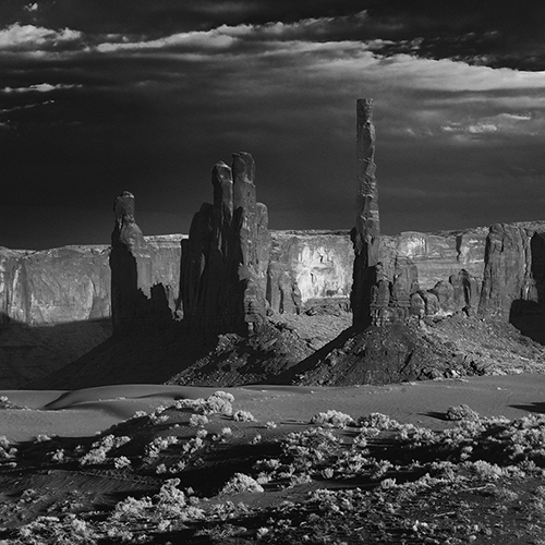 Desert Monument - Sight - Howard  Kingsnorth