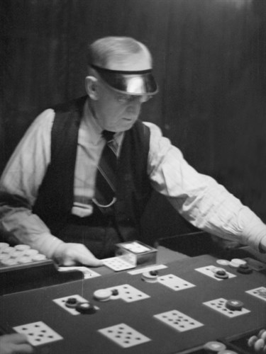 Vegas Dealer - Kernud Hansen