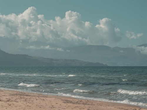 Mediterranean Waves - Florian Schleinig