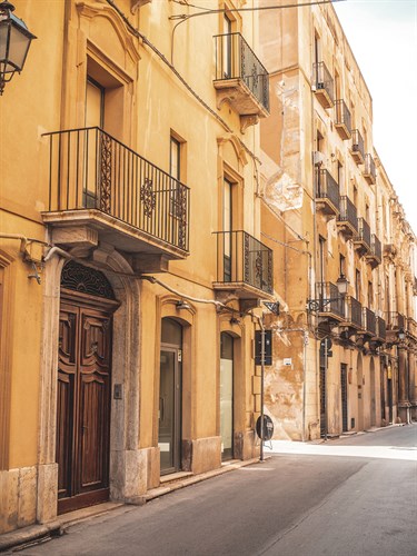 Mediterranean Streets - Hike - Florian Schleinig