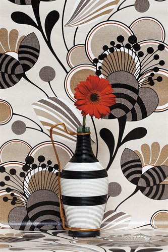 Kitsch Flowers II - Camille Soulayrol