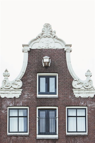 Striking Structure - Irene Suchocki