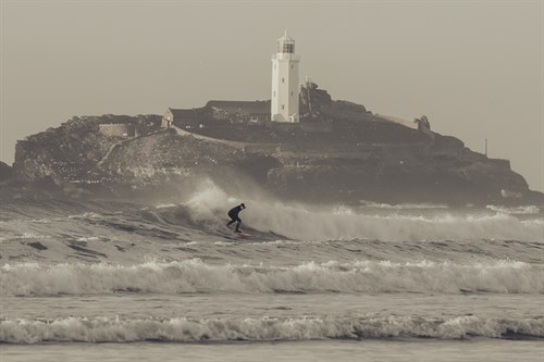 Strong Waves - Matt Roseveare