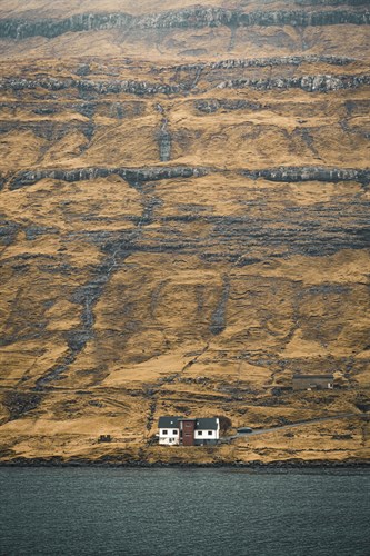 Solitary Retreat - Florian Schleinig
