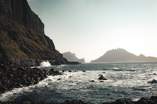 Abundant Waves - Florian Schleinig