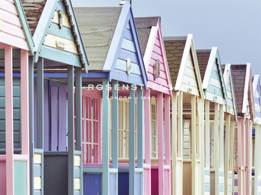Summer Beach Huts in Focus - Assaf Frank